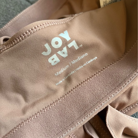 Joylab Racerback Ruffle Sports Bra. - Picture 3 of 6